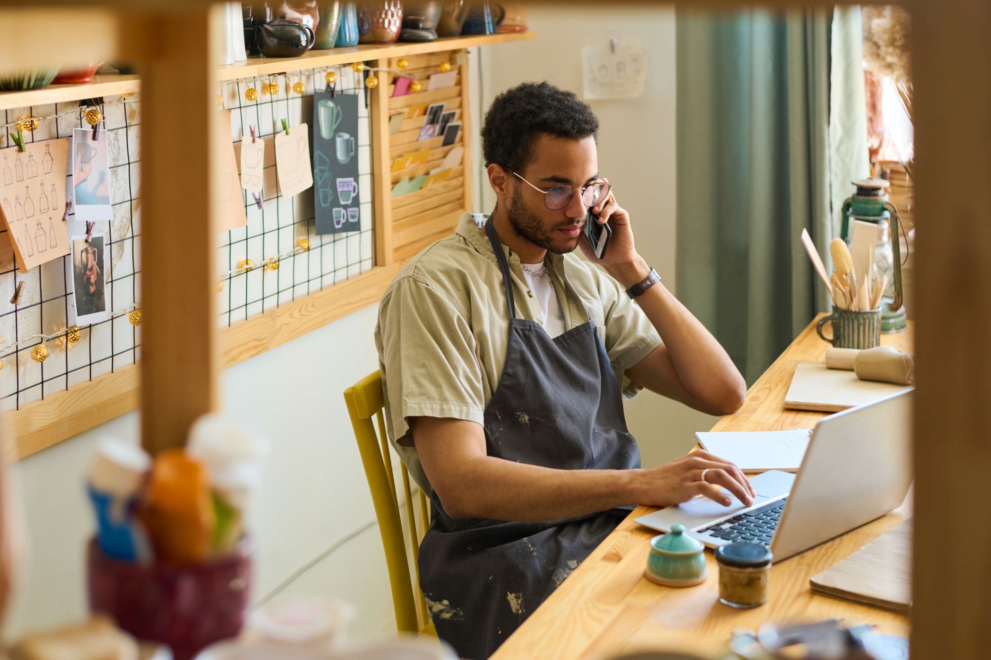 Cracking the Code: How PEOs Simplify Small Business Payroll Taxes