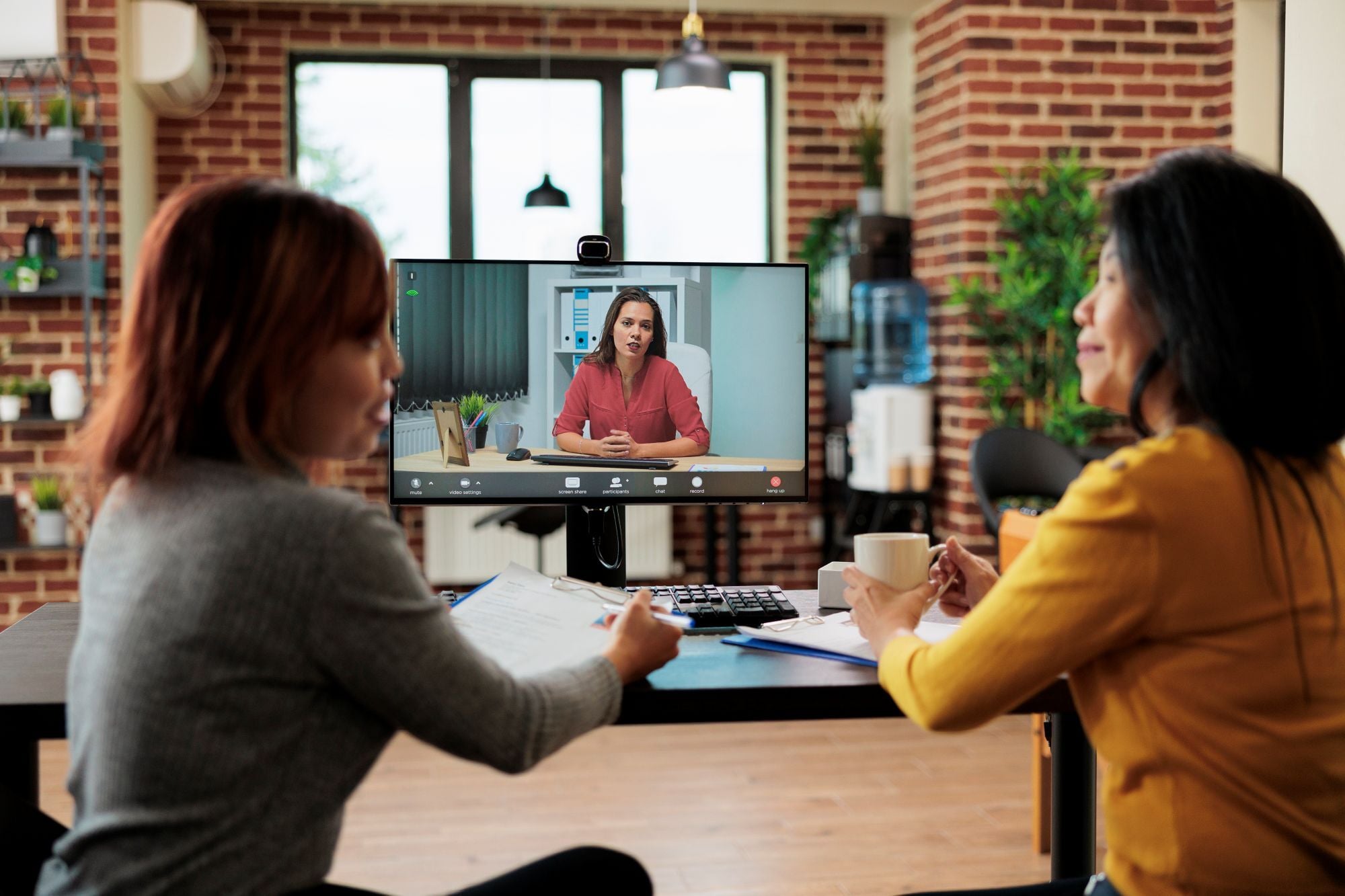 Guide to Hiring Out-of-State Employees and Compliance Laws